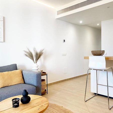 Fantastic Apartment In The Wave Just Steps From Carvajal Beach - Pool And Free Parking フエンヒロラ エクステリア 写真
