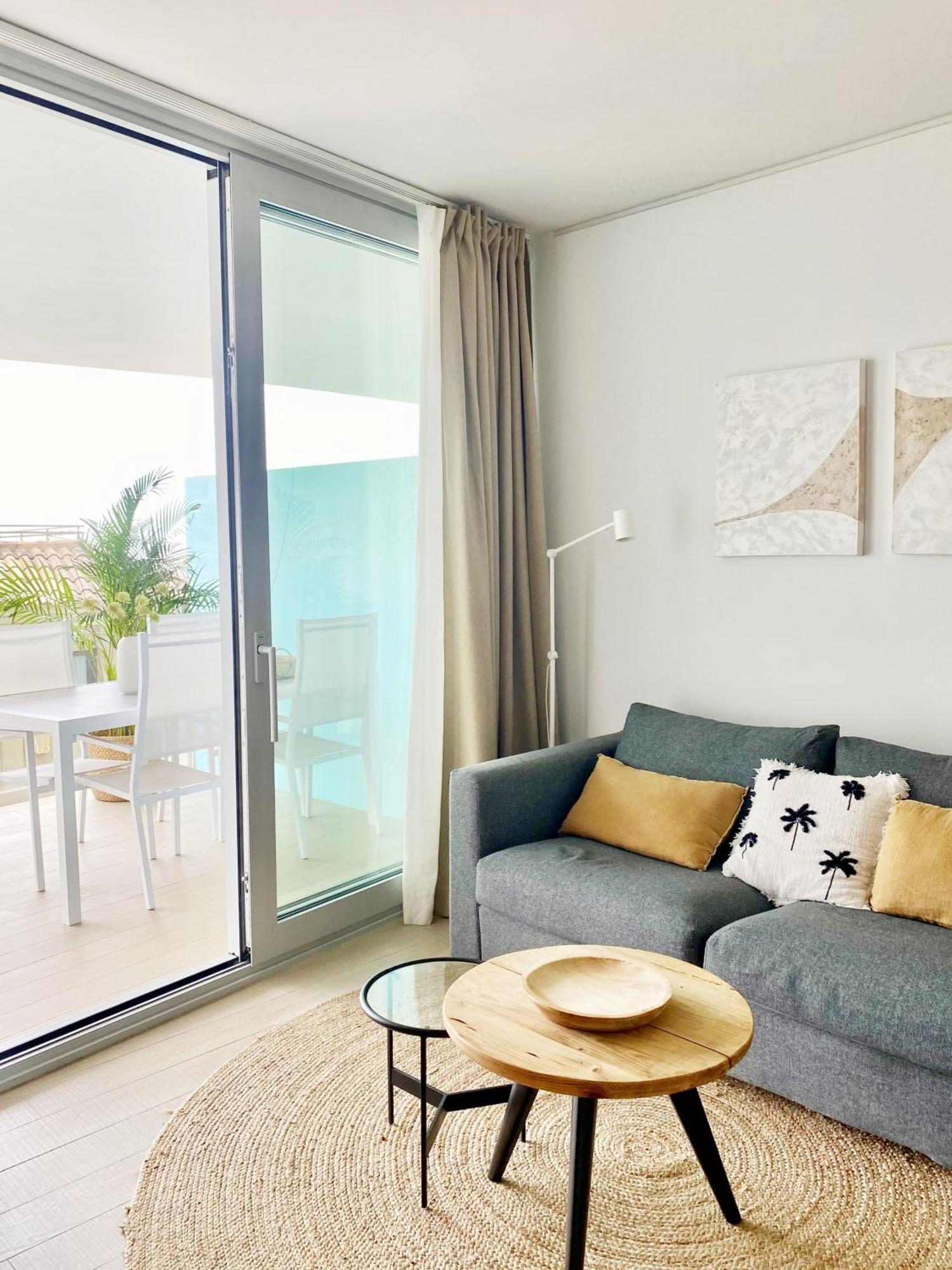Fantastic Apartment In The Wave Just Steps From Carvajal Beach - Pool And Free Parking フエンヒロラ エクステリア 写真