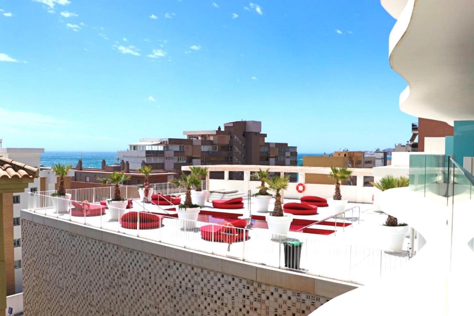 Fantastic Apartment In The Wave Just Steps From Carvajal Beach - Pool And Free Parking フエンヒロラ エクステリア 写真