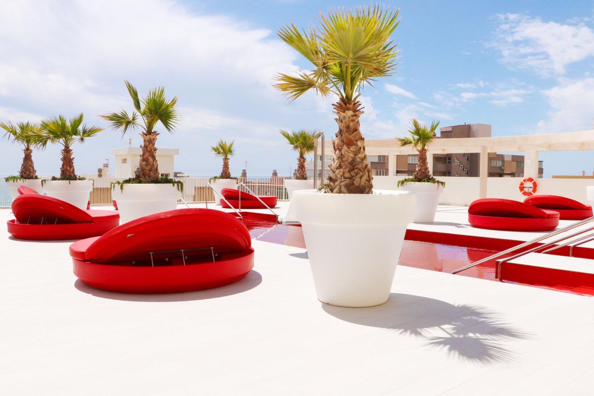Fantastic Apartment In The Wave Just Steps From Carvajal Beach - Pool And Free Parking フエンヒロラ エクステリア 写真